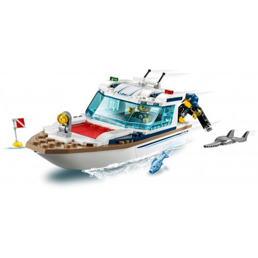 Конструктор LEGO City Яхта для дайвінгу 60221   в Україні