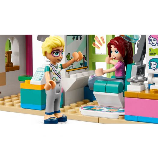 Конструктор LEGO Friends Перукарня 41743   замовити