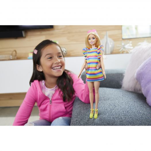 Лялька Barbie Fashionistas з брекетами у смугастій сукні HJR96   замовити