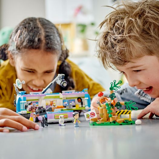 Конструктор LEGO Friends Фургон редакції новин 41749   в Україні