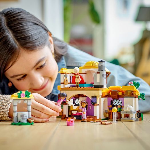 Конструктор LEGO Disney Princess Будиночок Аші 43231   замовити