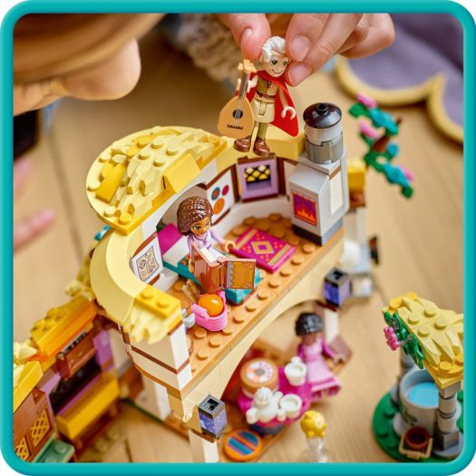 Конструктор LEGO Disney Princess Будиночок Аші 43231   в Україні
