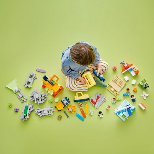 Конструктор LEGO Duplo Великий інтерактивний громадський потяг 10428  купити