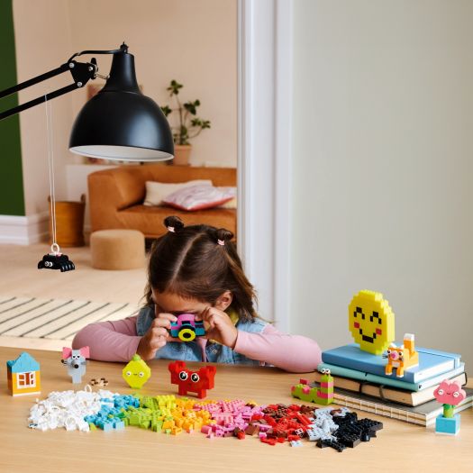 Конструктор LEGO Classic Щасливий творчий набір 11042  купити