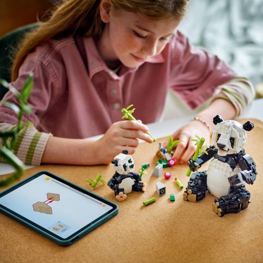 Конструктор LEGO Creator Дикі тварини: панди 31165  купити