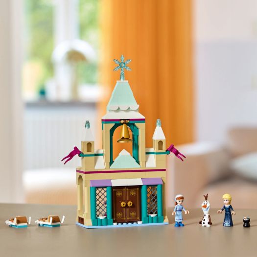 Конструктор LEGO Disney Princess Замерзлий замок в королівстві Ерендел 43265  купити