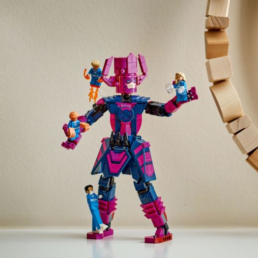 Конструктор LEGO Super Heroes Фантастична четвірка проти Ґалактуса: фігурка для складання 76316   в Україні